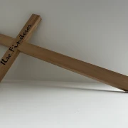 Grabkreuz in Eiche geschliffen