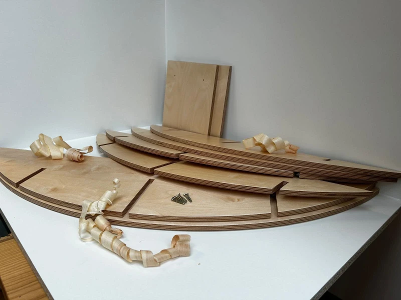 Holzregal Rund Groß in Schichtholz Birke