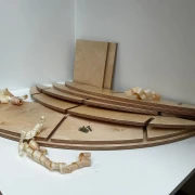 Holzregal Rund Groß in Schichtholz Birke