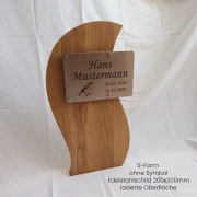 Grabstein aus Holz S-Form