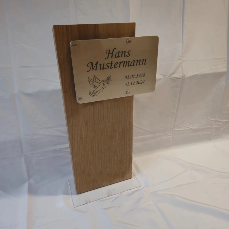 Grabstein aus Holz gerade