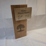 Grabstein aus Holz gerade