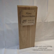 Grabstein aus Holz gerade