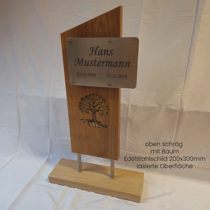Grabstein aus Holz schräg