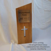 Grabstein aus Holz schräg