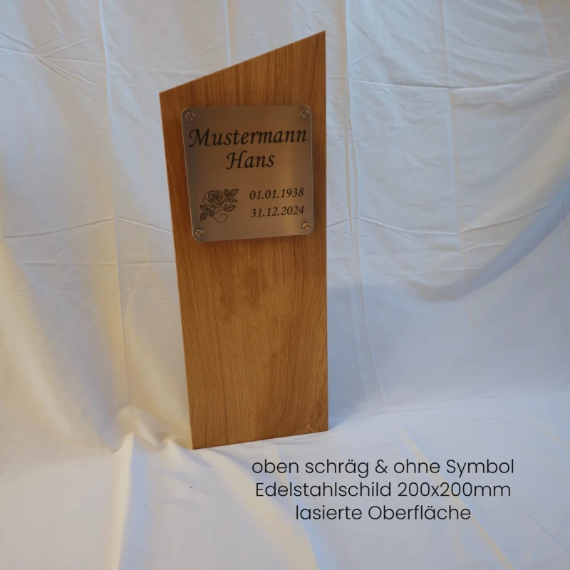 Grabstein aus Holz schräg