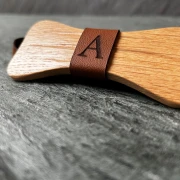Holzfliege aus Massivholz und Echtleder Individuallisierung