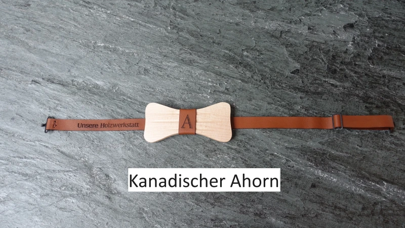 Holzfliege aus Massivholz und Echtleder Individuallisierung