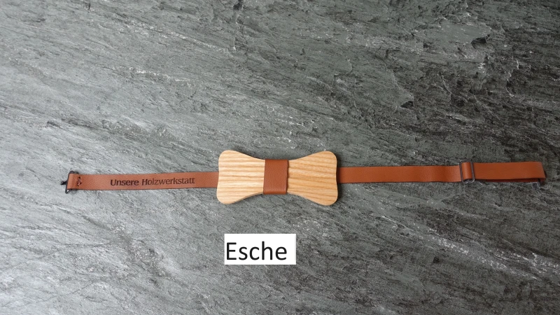 Holzfliege aus Massivholz und Echtleder Individuallisierung